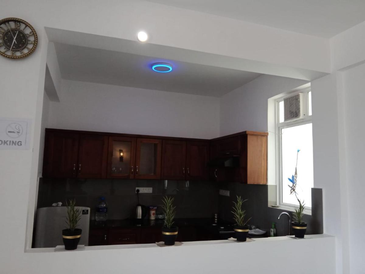 Para Inn Residence Dehiwala-Mount Lavinia Luaran gambar
